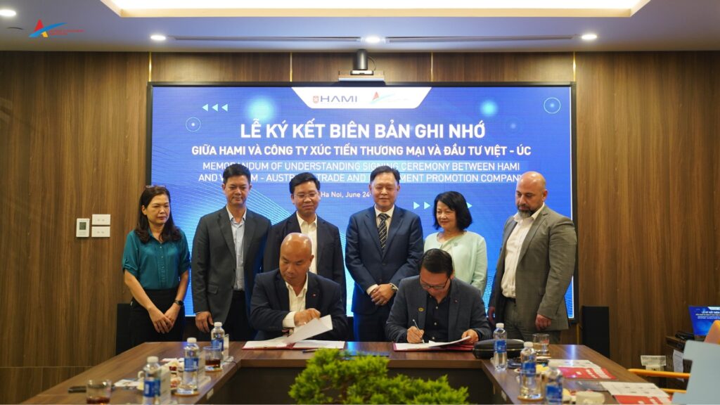 VATIP representative Mr. Harry Tran signs cooperation agreement with HAMI